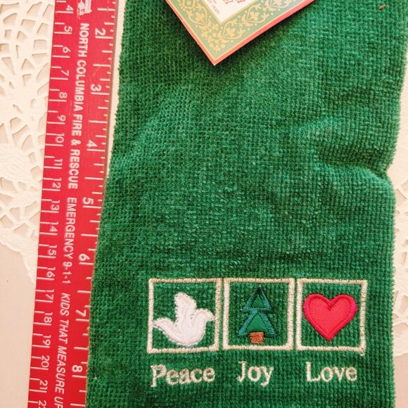 Vintage 3 Pc. Set Christmas Holiday Towels, Made in Thailand by Jay Franco - Picture 3 of 9